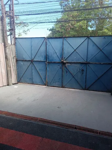 Portão de garagem de ferro