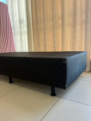 Box solteiro em bom estado