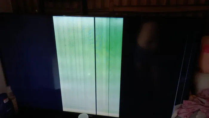 vendo tv aoc roku tv 43 COM DEFEITO