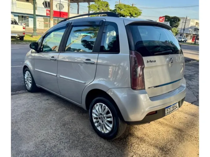 Fiat Idea Essence 1.6 Flex 16V 5P 2012