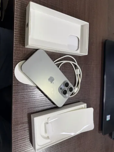 iPhone 16pro 90% bateria