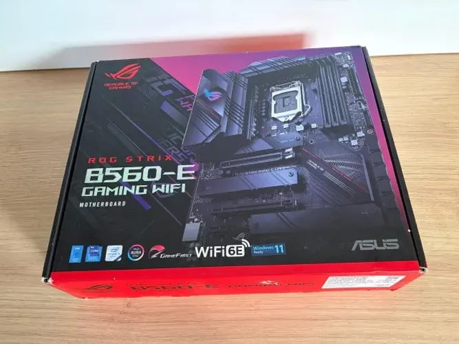 Placa Mãe ASUS ROG STRIX B560-E GAMING WIFI (**Nova na Caixa**).