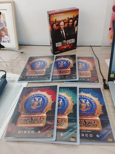 Caixa DVD - Nova York Contra o Crime (4ª Temporada Completa)