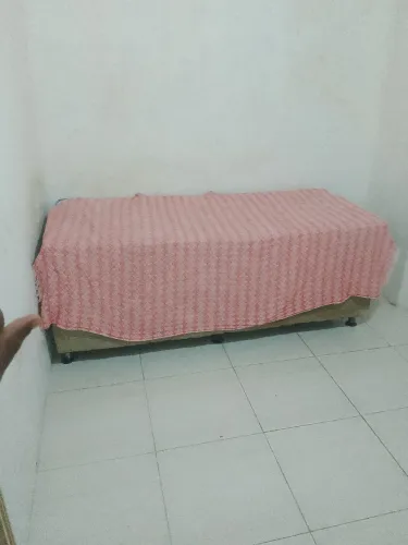 Aluga-se quarto mobiliado para rapaz na boa viagem
