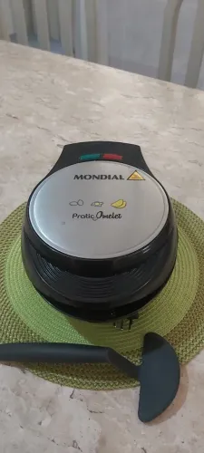 Omeleteira Pratic Omelet Mondial 1000w