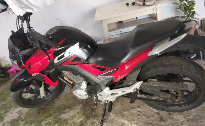 Honda Twister 250 em perfeito estado