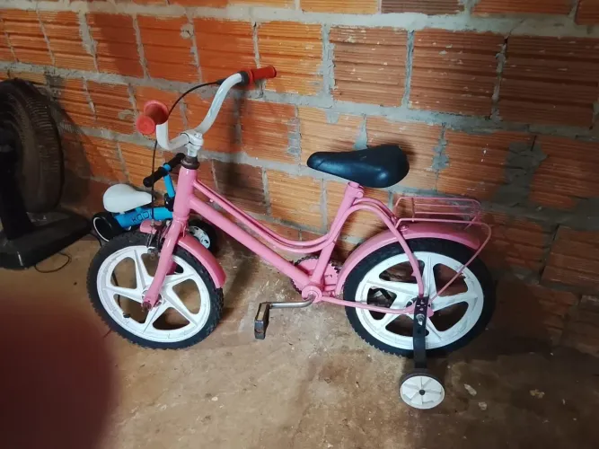 Bicicleta infantil, usada.