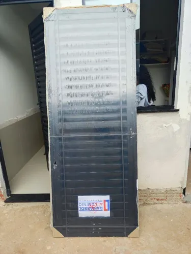 Vendo porta de Alumínio na embalagem