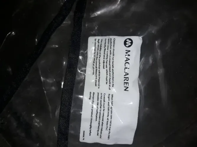 Capa de chuva para carrinhos de bebê marca Maclaren