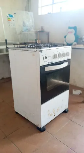FOGÃO 4 BOCAS ESMALTEC?