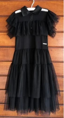 Vestido Wandinha