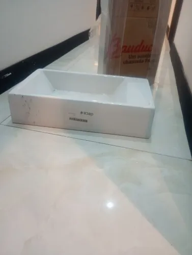 Pia pra banheiro de louça da decca