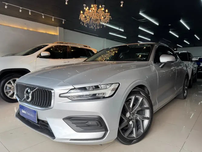 Volvo S60 T-4 Momentum 2.0 190cv 4P 2020