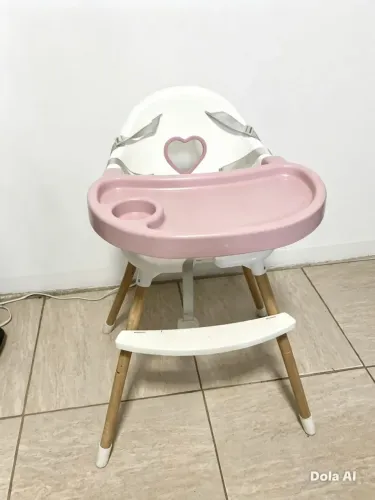 Cadeirinha de refeição semi nova