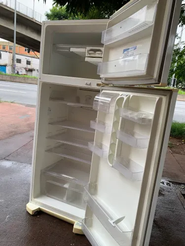 Geladeira Electrolux Dc47  ..