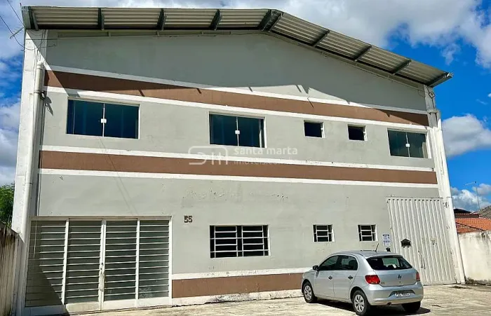 ALUGA-SE GALPÃO