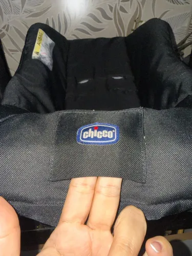 Carrinho de bebê com bebê conforto e moisés