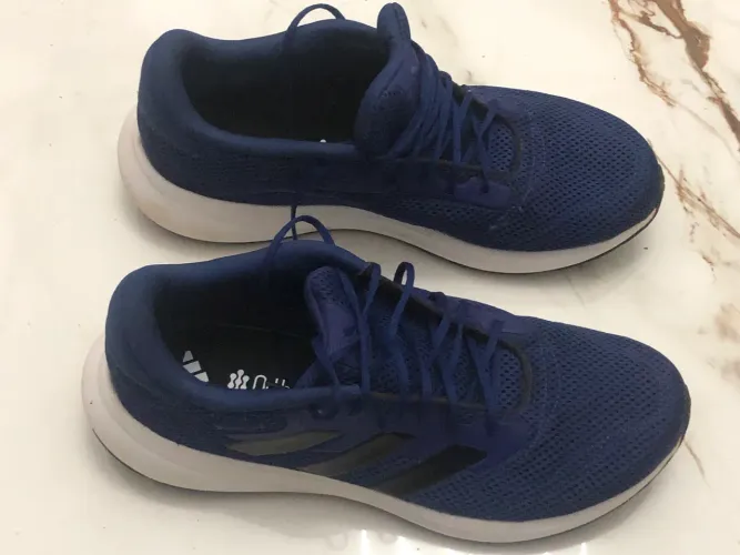 01 par de tênis Adidas!! Novo!! 180!!