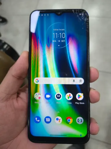 Celular semi novo