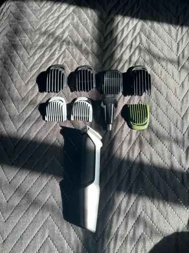 Aparador de Pelos Philips Multigroom MG3747 - Excelente Estado