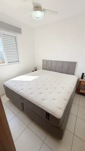 Cama King Size + Colchão King Koil World Edition | Excelente Estado