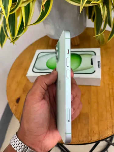 iPhone 15 256GB
