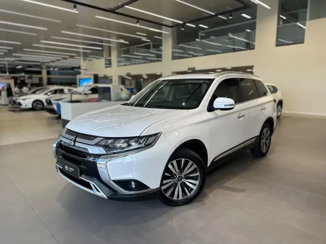 Mitsubishi Outlander HPE-S 2.2 Diesel 4X4 Aut. 2022