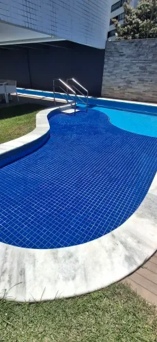 Alugo apartamento alto padrão, piscina, academia, valor com taxas 3.600. Baixei 