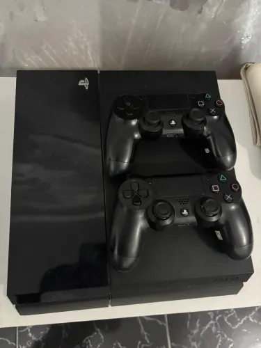PS4 fat 500gb, 2 controle, jogos online