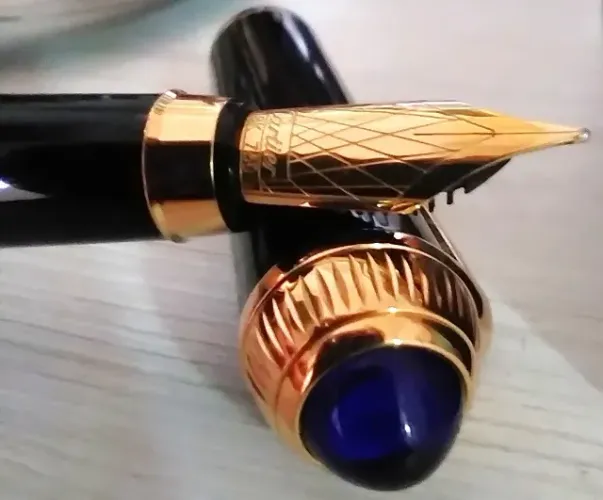Caneta Tinteiro 'R DE CARTIER' com Pena M 30 Ouro - Nova na Caixa - Original