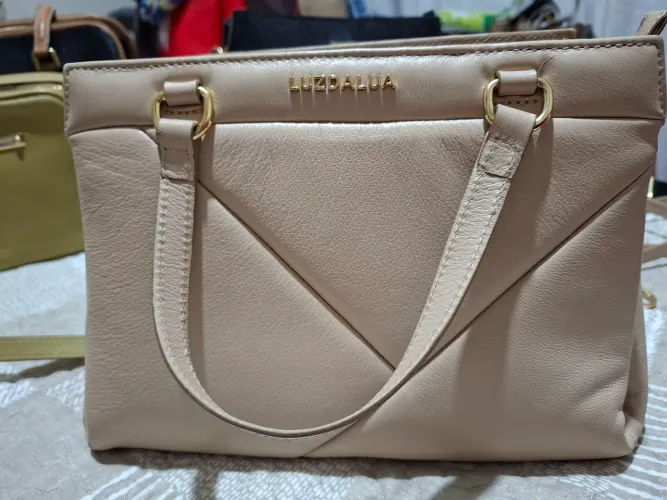 Bolsa nudez usada poucas vezes além de linda espaçosa