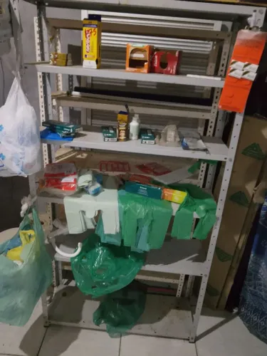 Prateleira estante de ferro