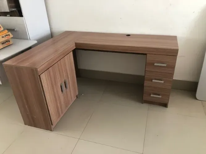 Mesa De Escritório Em L 3 Gavetas 2Portas 152x 116,5 x 47