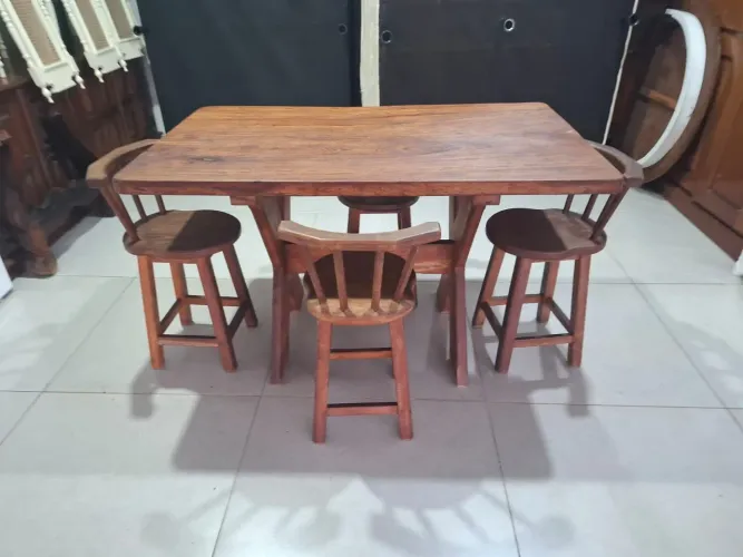 Mesa de madeira 4 cadeiras medidas 130x80