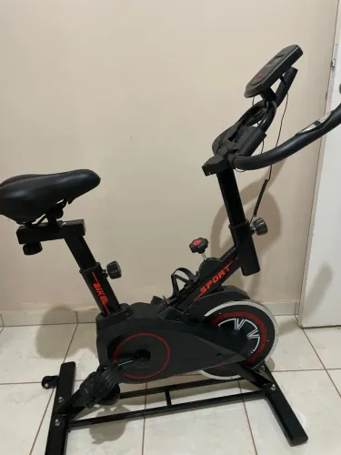Bike ergométrica semi nova