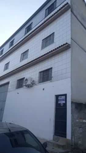Galpão para alugar em Mesquita com 225 m² 1º pavimento