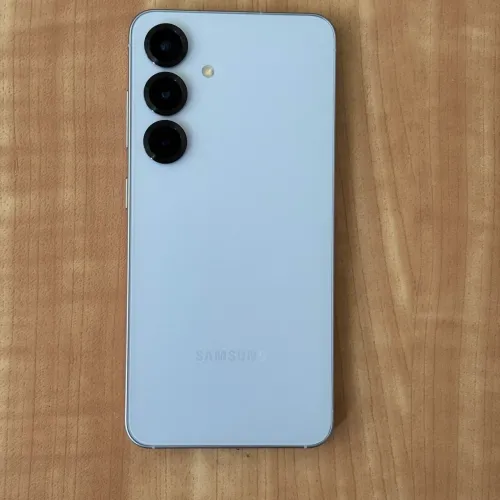 Galaxy S25 azul claro - pouco uso e sem detalhes