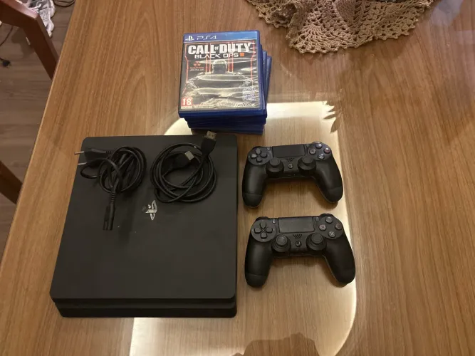 Ps4 Slim 500 GB - 2 controles + 6 jogos - nunca aberto