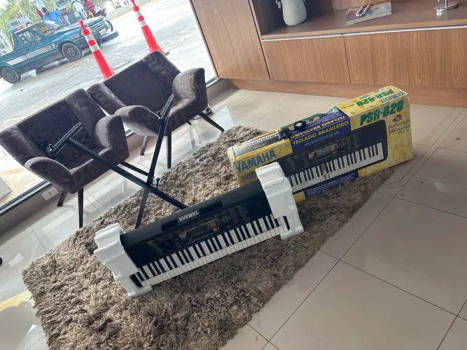 Teclado Yamaha PSR B20 - Estado de Novo - Só 3 usos - R$ 800