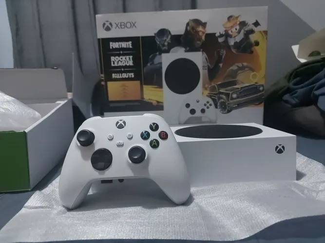 XBOX SERIES S SEMINOVO 512GB edição fortnite + rocket league + stumble guys + jogos