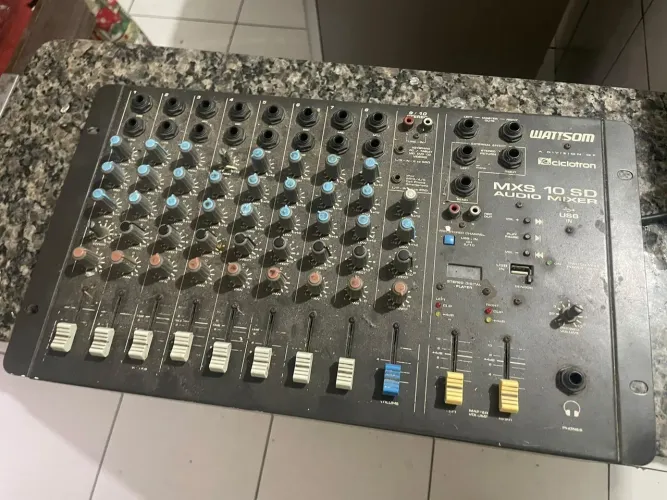 Mesa de som