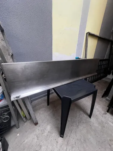 Prateleira em inox para cozinha industrial/Prateleira em inox de parede
