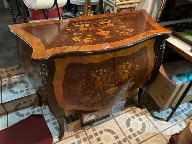 Cômoda Bombê Antiga Marchetada - Excelente Estado