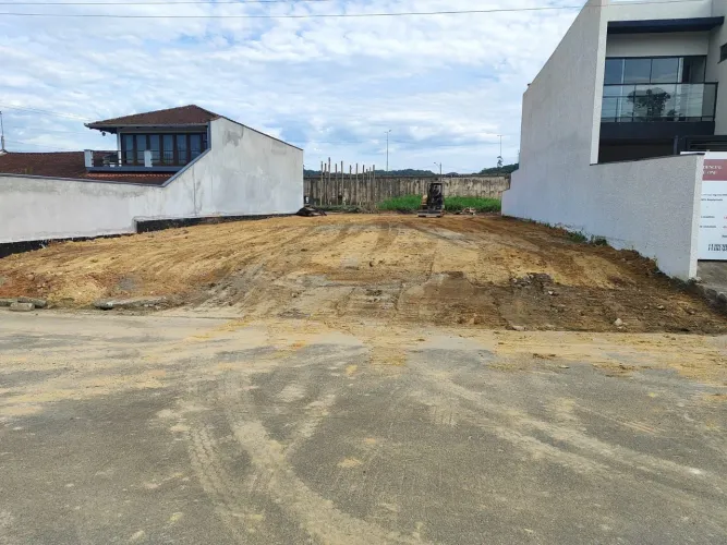 Terreno à venda no Anita Garibaldi Rua sem saída e asfaltada