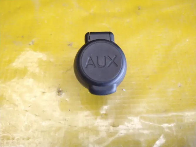 Tomada Usb Auxiliar Citroen C3 Aircross 2014 Preto