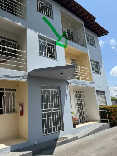 Alugo apartamento amplo no 2º piso do Condomínio Aparecida