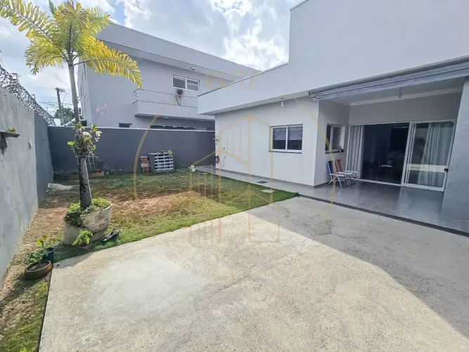Casa térrea com quintal e espaço gourmet no Campos do Conde III em Tremembé SP