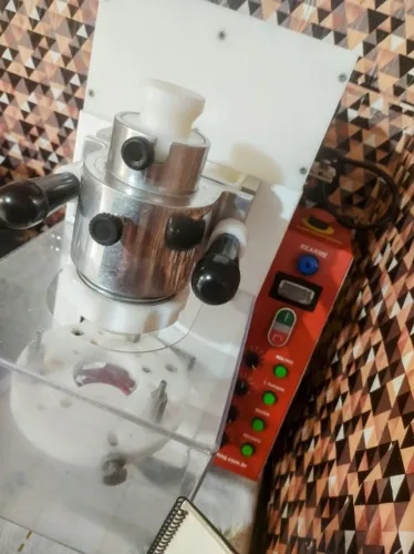Máquina de fazer salgados e doces
