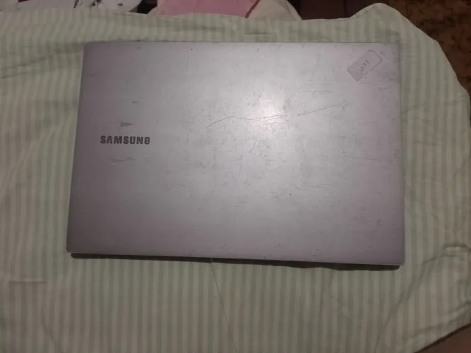 Laptop Samsung Funcionando