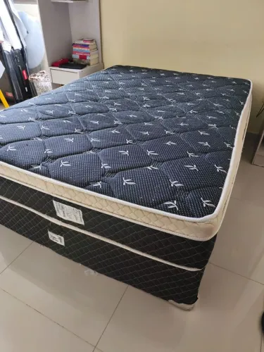 Vendo cama e colchão casal